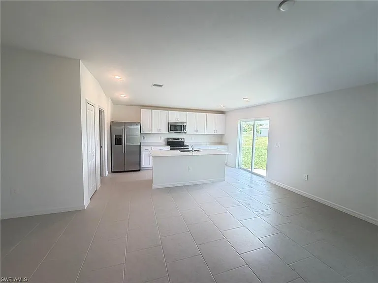 337 Marabou Dr — Photo 5