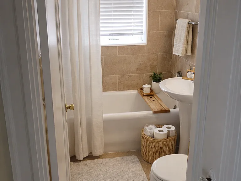115 Lowell St — Photo 2