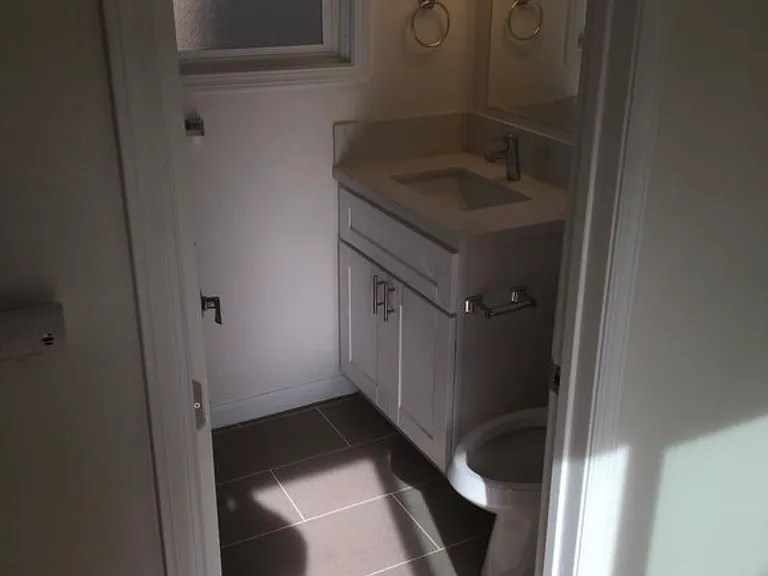 561 Florence St #561 — Photo 9