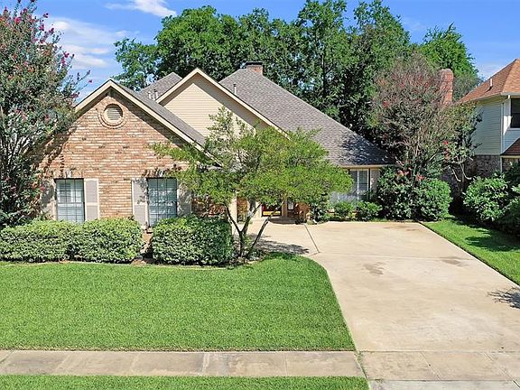 3rd image of 2908 Bluffview Dr