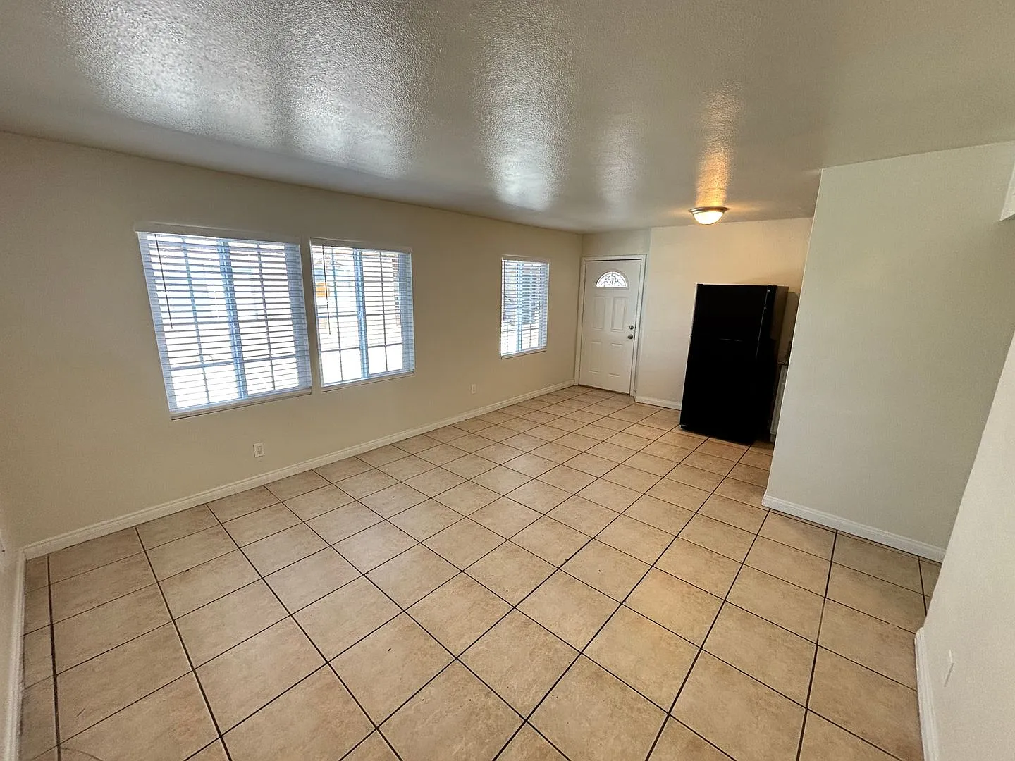 Charming 3bed/1bath Apartment Located In North Las Vegas- 1/2 Off First Months Rent — Photo 4