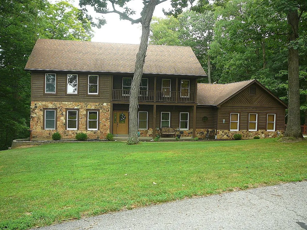 32 Greenview Dr photo 1