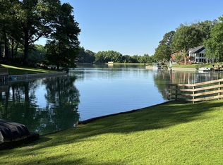 90 Viking Dr, Cordova, TN 38018