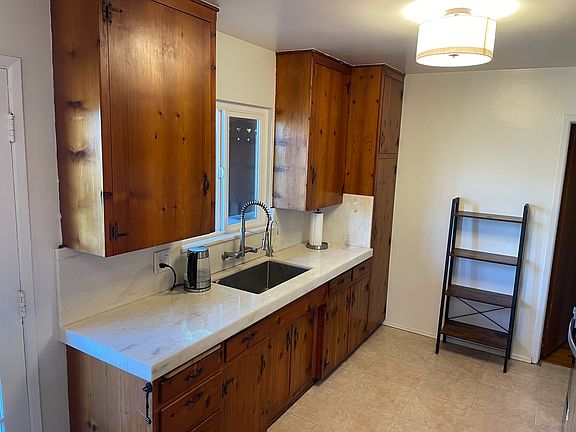 3rd image of 4148 Catalina Pl