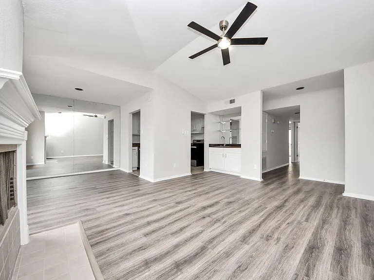 1818 Augusta Dr #14 — Photo 7