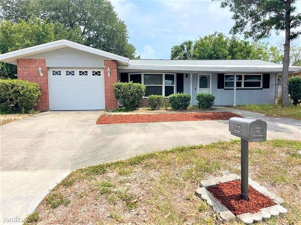 1st image of 2121R Greenbriar Blvd