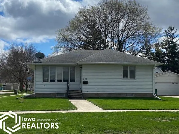 509 2nd St SW, Britt, IA 50423