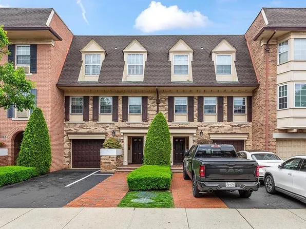 1229 Estates Ln Floor 1, Bayside, NY 11360