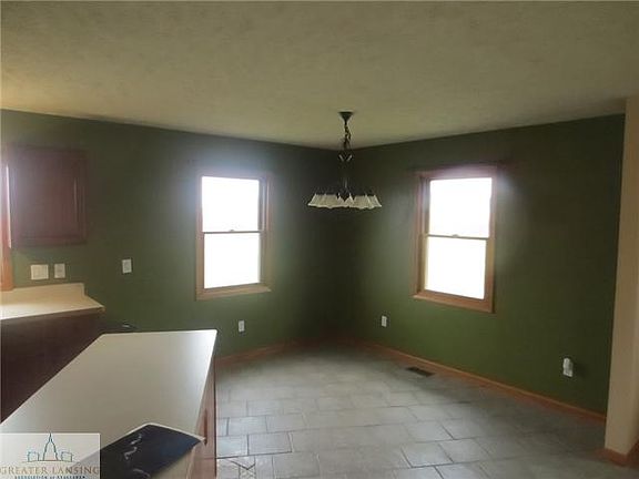 4th image of 2528 Lawrence Hwy