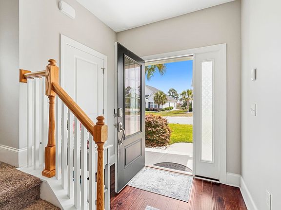3rd image of 1718 Palmetto Palm Dr.