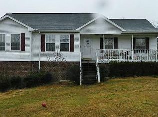 204 Meadow Ln, Mc Ewen, TN 37101