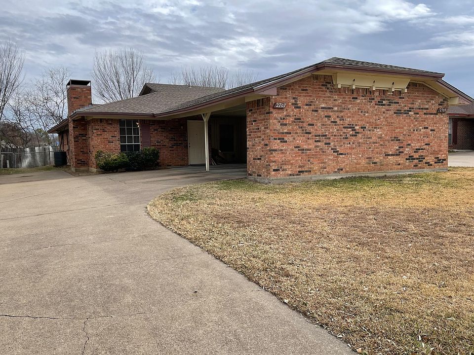 1st image of 2707 Petersburg Dr