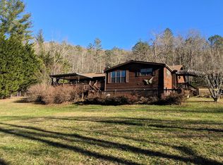 1065 W Dills Creek Rd, Franklin, NC 28734