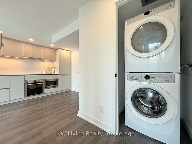 609 Sherbourne St #307 — Photo 14