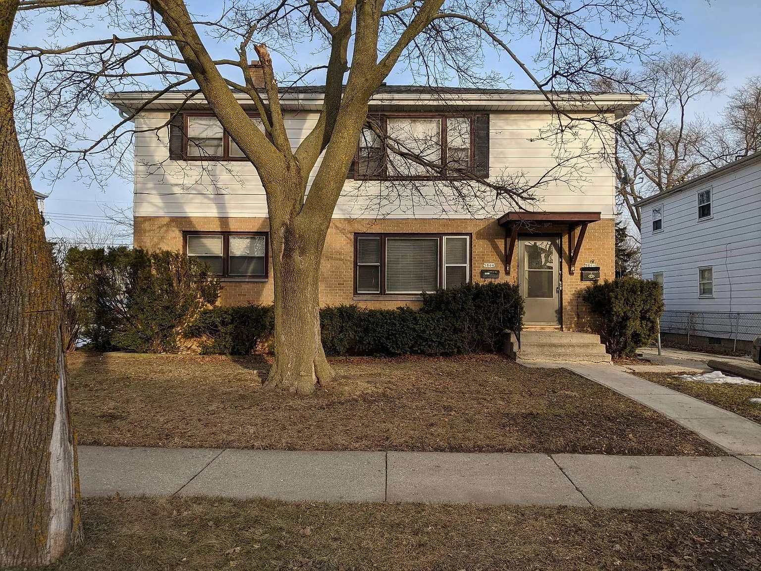 3 bed, 1000 sqft, $1,200 — Photo 1