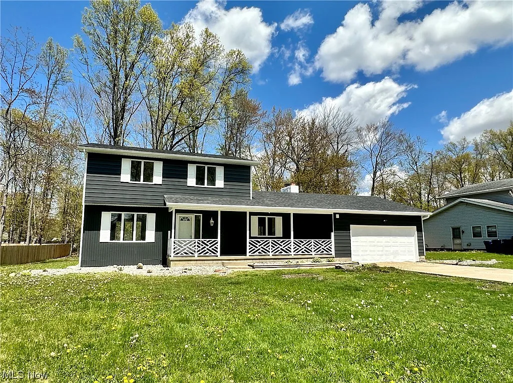 9051 Cain Dr NE photo 1
