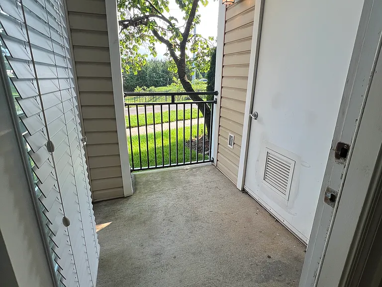 3820 Lightfoot St #120 — Photo 10