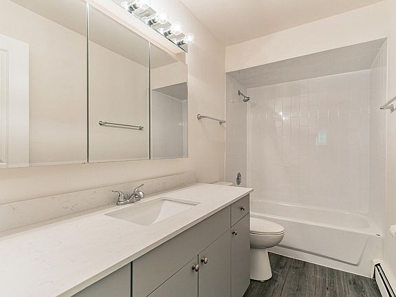 3rd image of 705-711 S Milwaukee Ave #108
