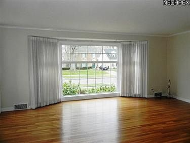 3rd image of 20595 Stratford Ave