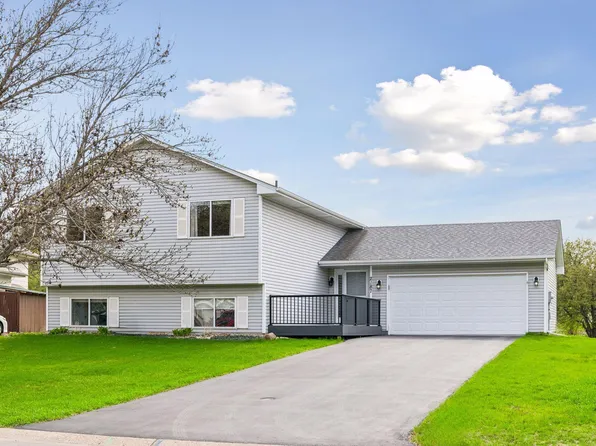 2187 Grimm Rd, Chaska, MN 55318