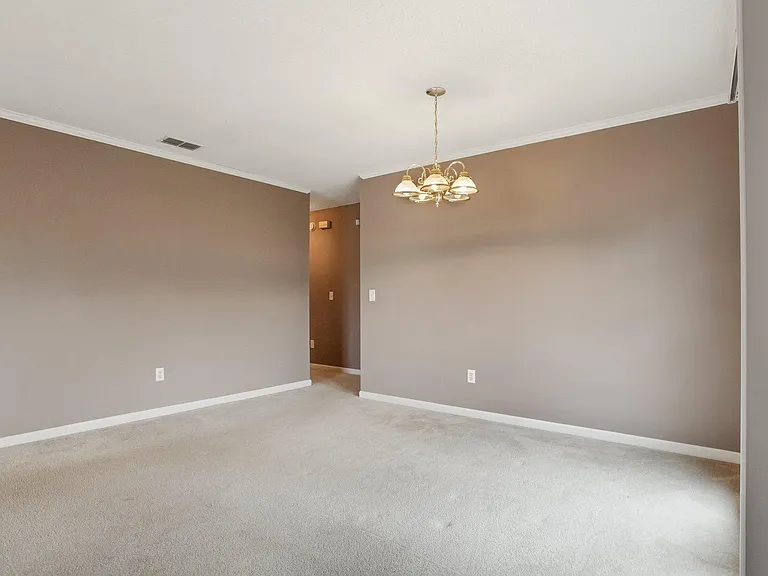 2115 Walberg Dr — Photo 15