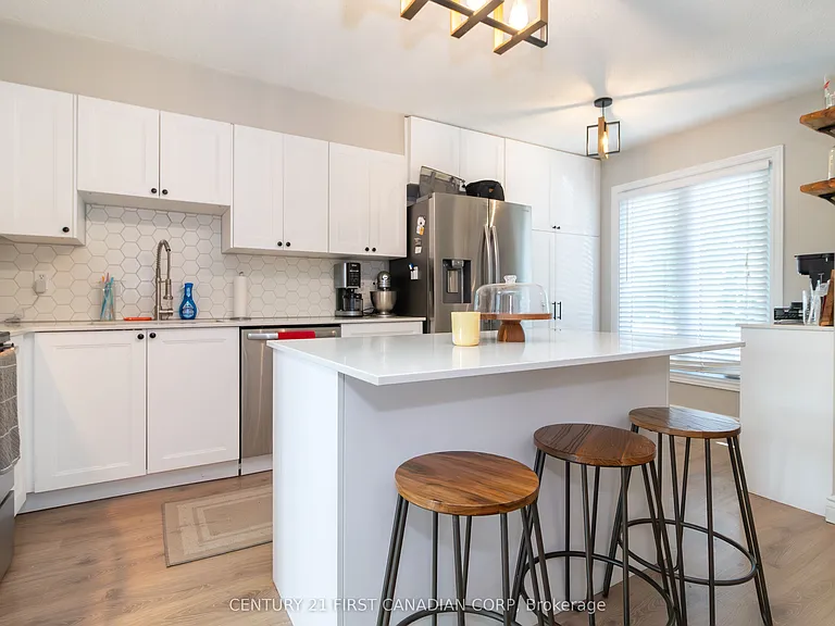 120 Centre St #101 — Photo 2