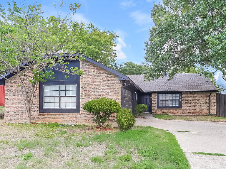 4200 Cranbrook Dr — Photo 3