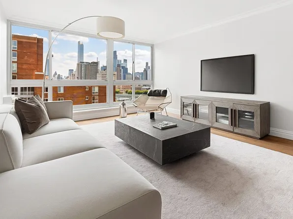 625 Main St APT 1432, New York, NY 10044