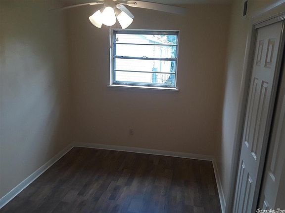 5th image of 300 Troutt Ave