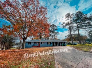 102 Brierwood Dr, Palestine, TX 75801