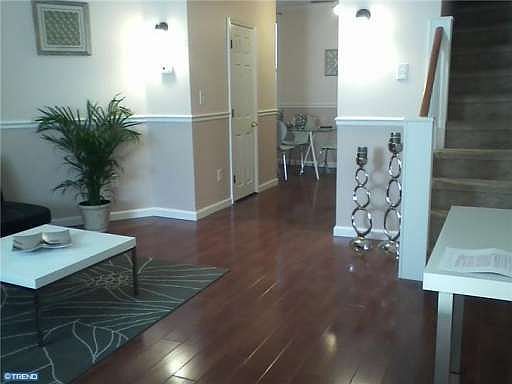 4th image of 2127 Medary Ave