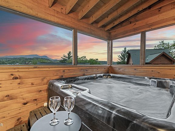2nd image of 427 Big Bear Way