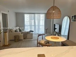 Photo 1 of 21 - 401 Ocean Dr #525 - Miami Beach, FL Primary Photo - 401 Ocean Dr #525