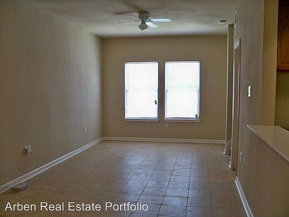 5th image of 4735 Clover St APT A