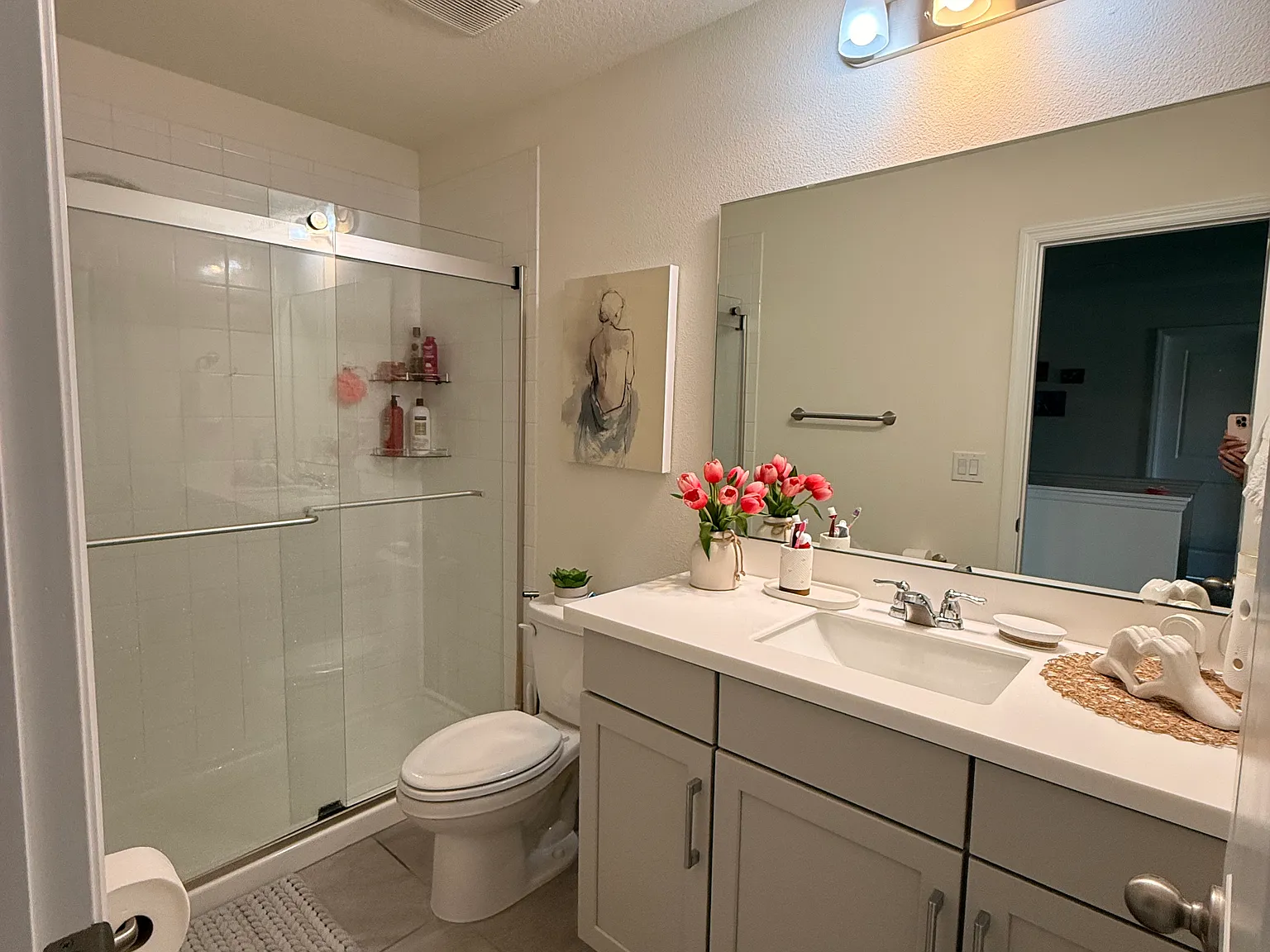 6 bed, 2384 sqft, $850 — Photo 3