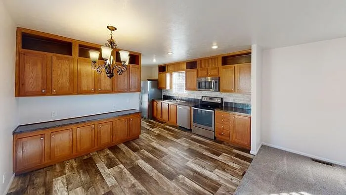 331 Continental Ave — Photo 19