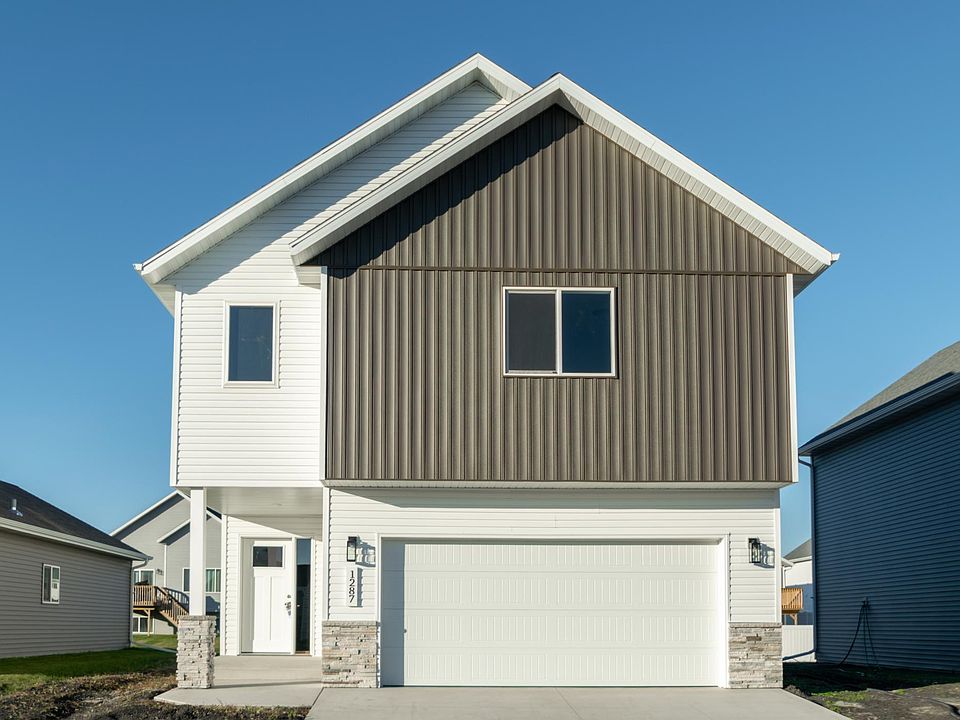 1st image of 1287 Marlys Dr W
