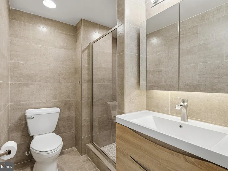 11092 Saffold Way — Photo 17