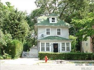 17 Locust Ave #A, Port Washington, NY 11050