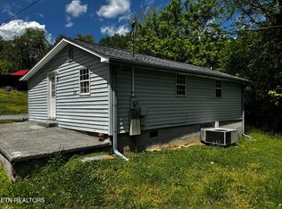 409 Jarnigan St, Clinton, TN 37716