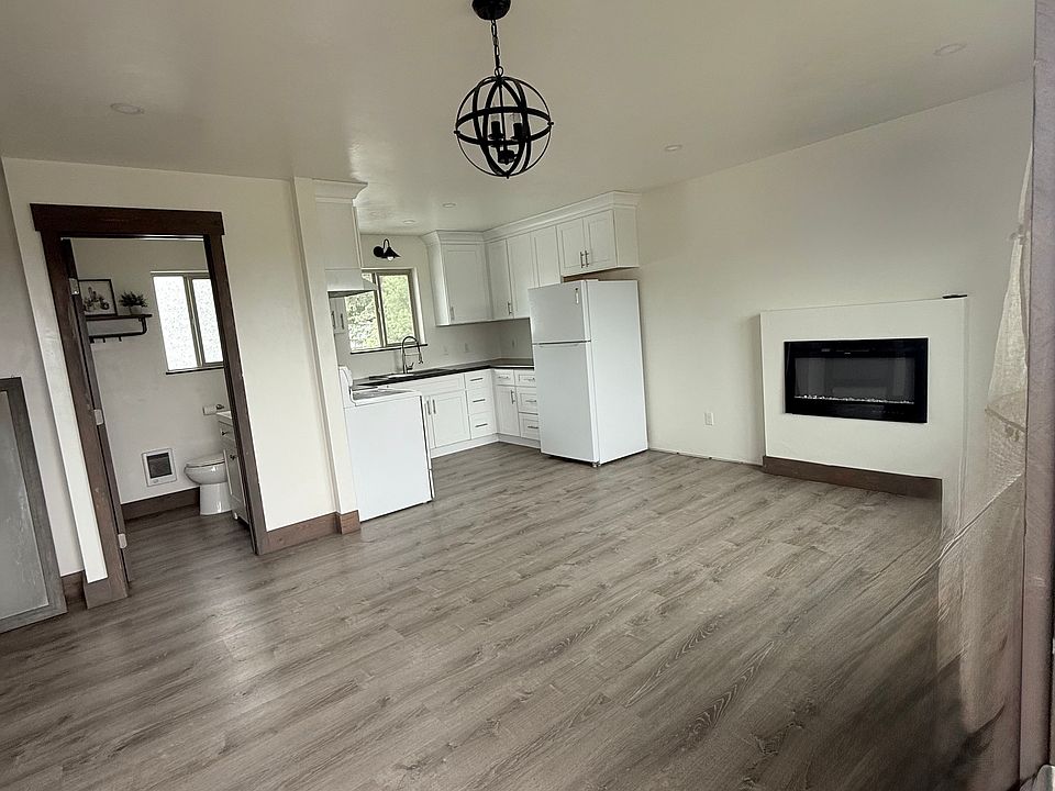 1st image of 418 N Florence St #330