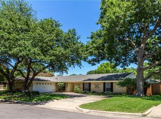 15545 Branchcrest Cir, Dallas, TX 75248