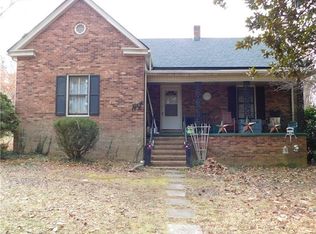 108 Hanna St, Mayodan, NC 27027