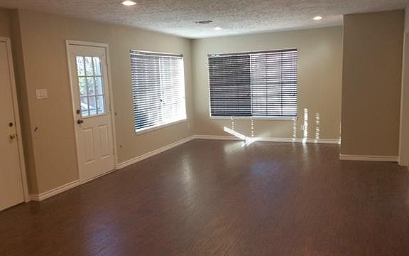 5th image of 908 Blue Lake Dr