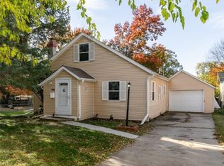 1008 67th St, Windsor Heights, IA 50324