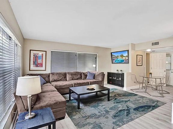 3rd image of 3226 NE 12th St APT 11