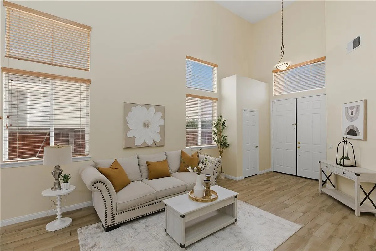 39264 Memory Dr — Photo 2