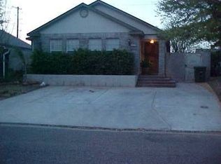 943 Deer Ln, Laredo, TX 78045