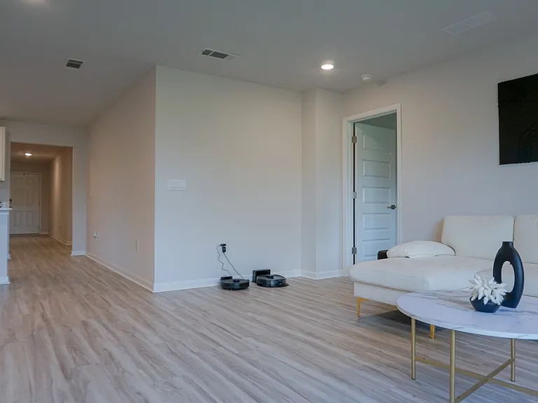 4703 Airmen Dr — Photo 27