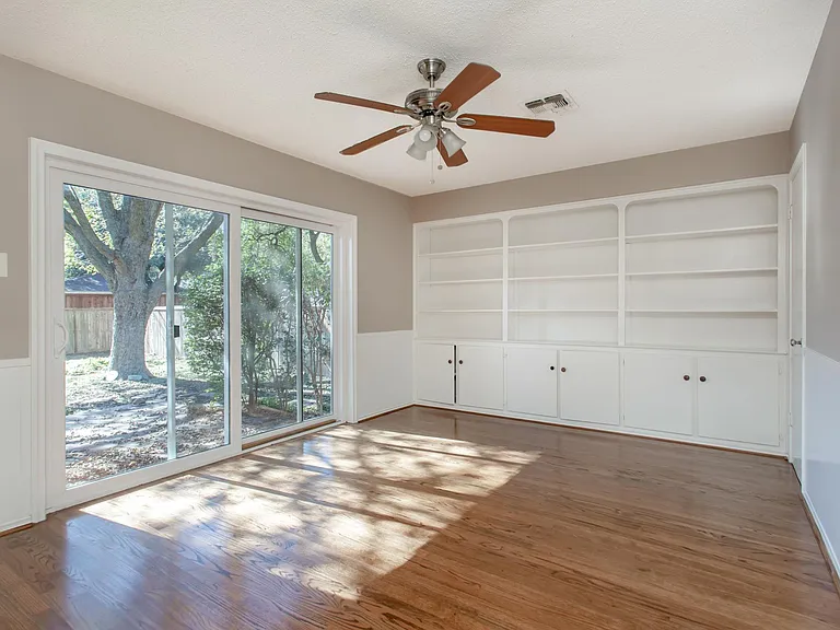 6912 Wake Forrest Dr — Photo 23
